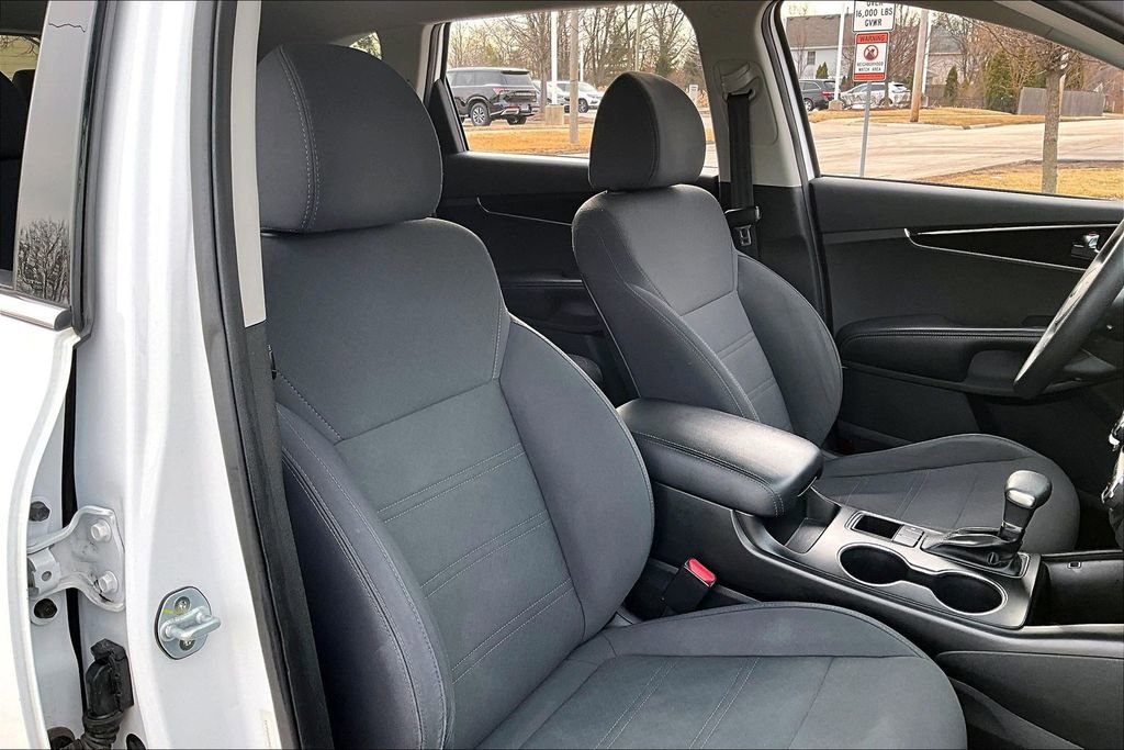 Used 2019 Kia Sorento LX image 27