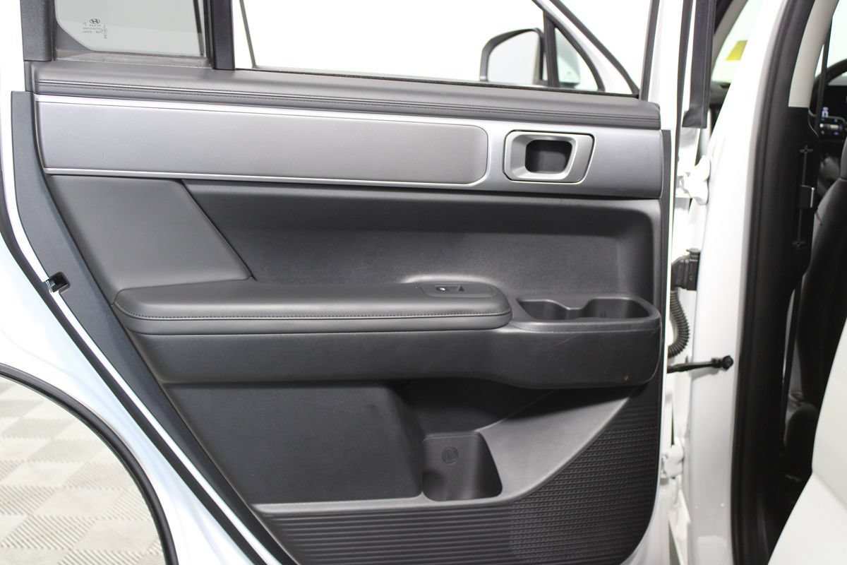 Used 2026 Hyundai Santa Fe SEL FWD image 21