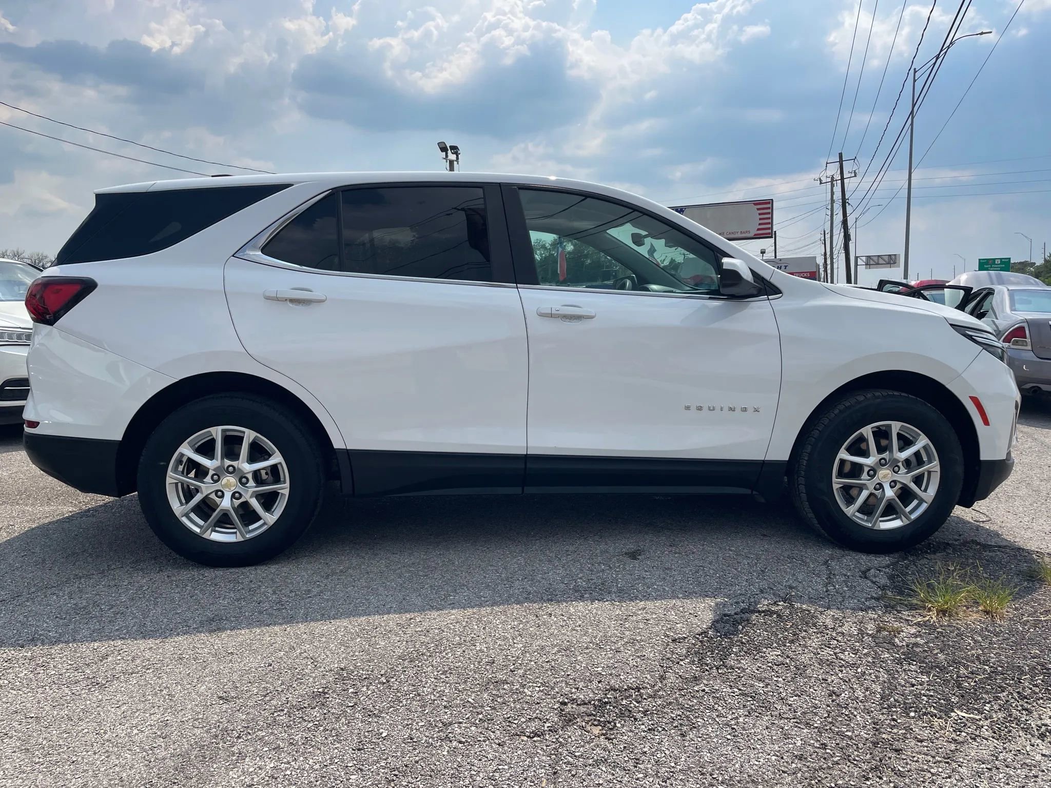 Used 2022 Chevrolet Equinox LT image 4