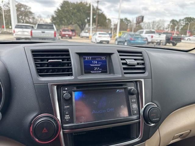 Used 2013 Toyota Highlander SE image 32