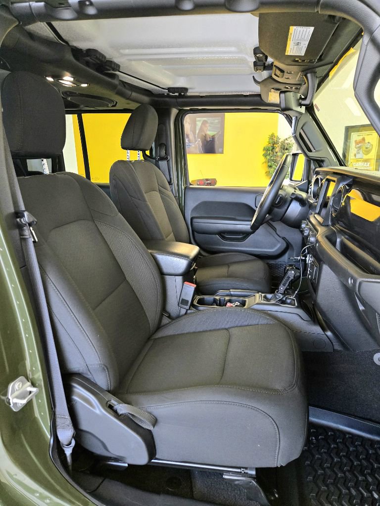 Used 2022 Jeep Gladiator Sport image 16