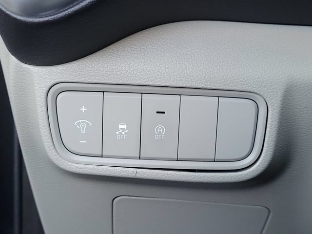 Used 2023 Kia Soul LX w/ LX Technology Package FWD image 12