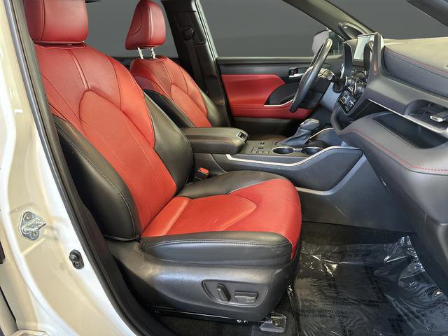 Used 2023 Toyota Highlander XSE image 32