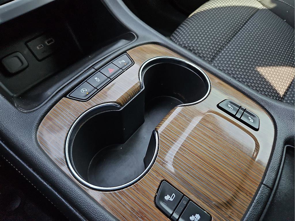 Used 2020 GMC Acadia SLE w/ Driver Convenience Package image 20