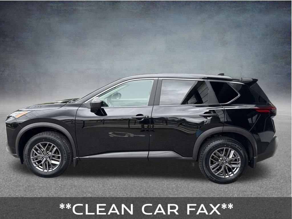 Used 2023 Nissan Rogue S AWD/4WD image 2
