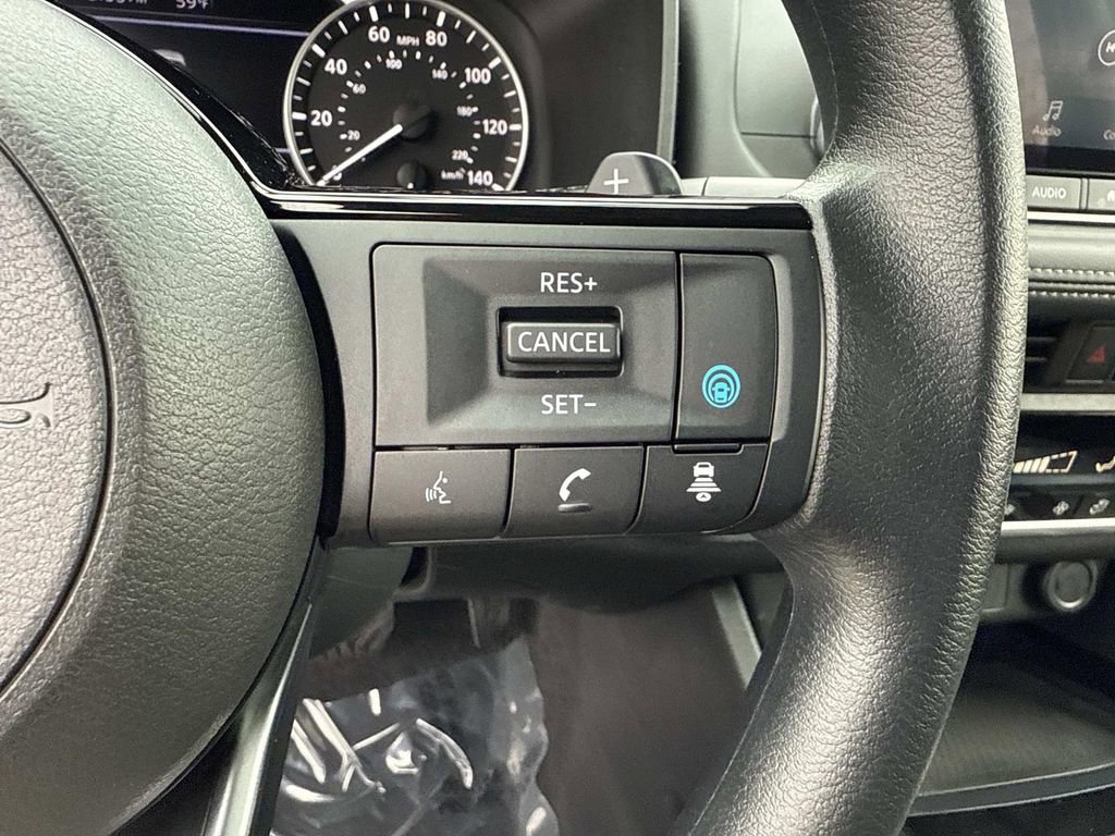 Used 2023 Nissan Rogue SV image 35