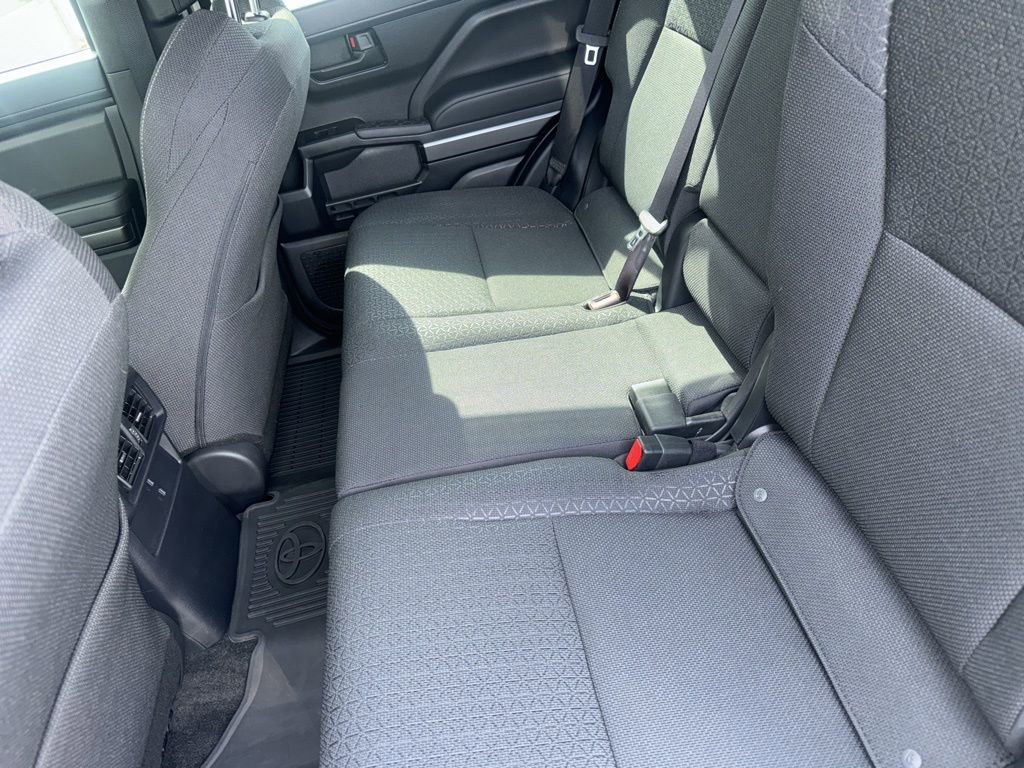 Used 2025 Toyota 4Runner SR5 AWD/4WD image 27