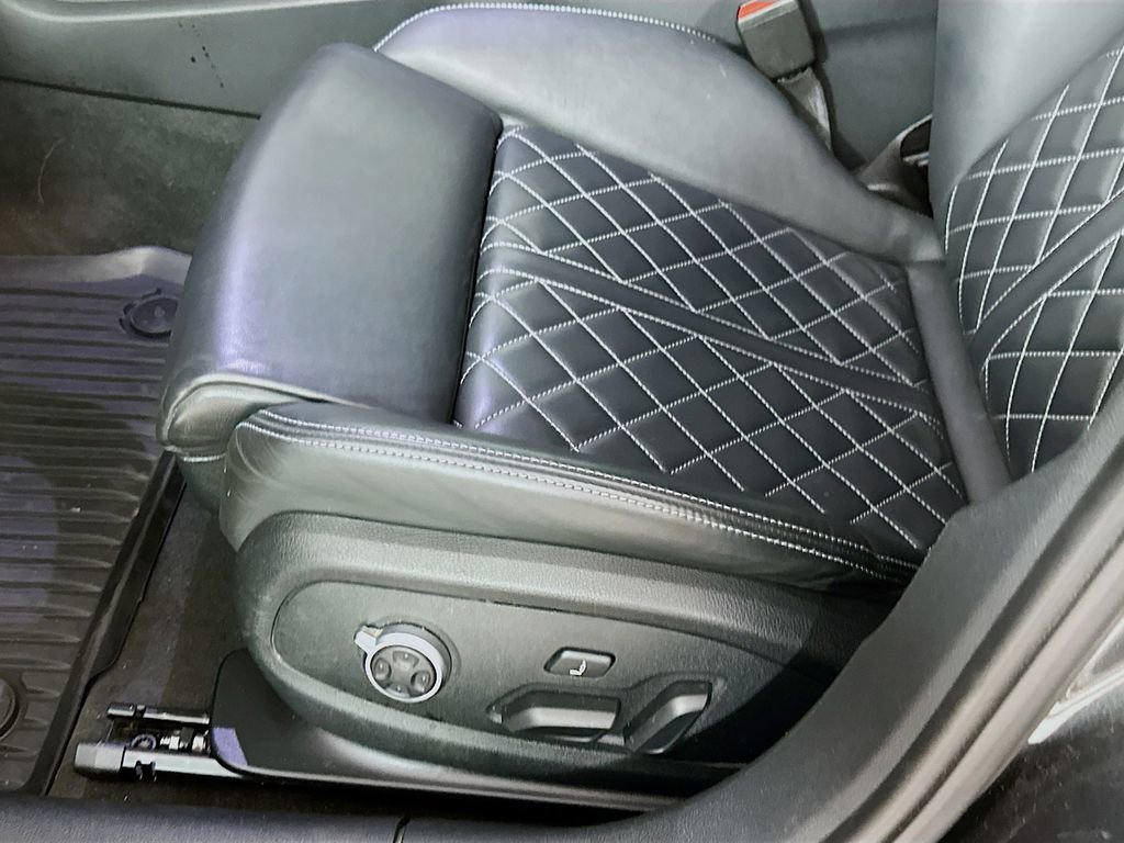 Used 2023 Audi S4 Premium Plus w/ Premium Plus Package AWD/4WD image 9