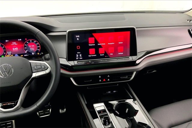 Used 2025 Volkswagen Atlas Peak Edition SE image 6
