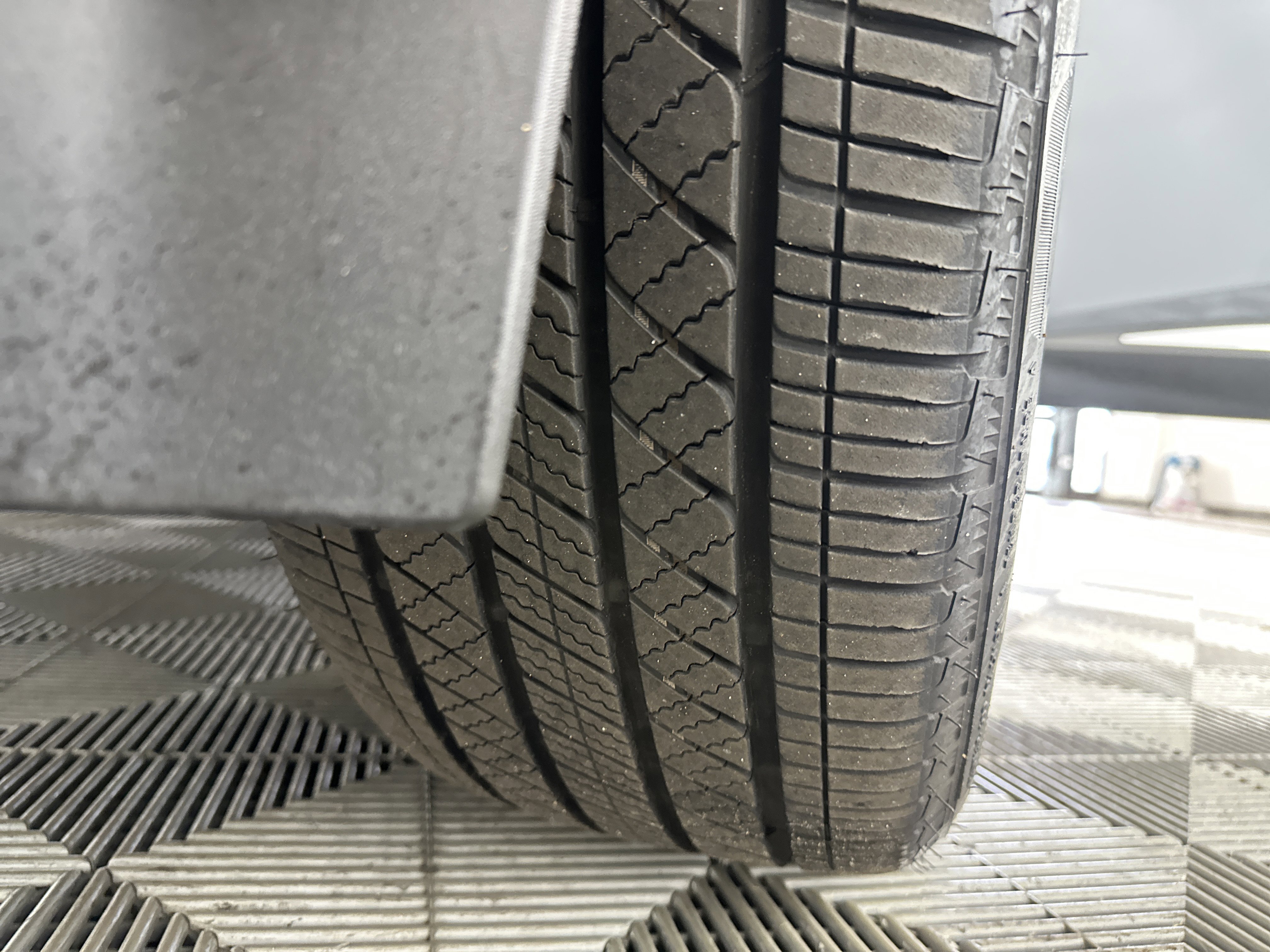 Used 2023 Nissan Pathfinder Platinum w/ Lighting Package (N93) image 12