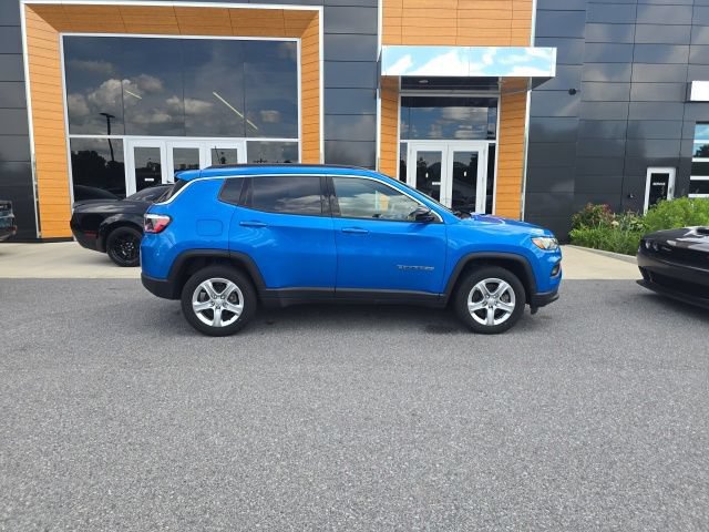 Certified 2023 Jeep Compass Latitude w/ Convenience Group AWD/4WD image 8