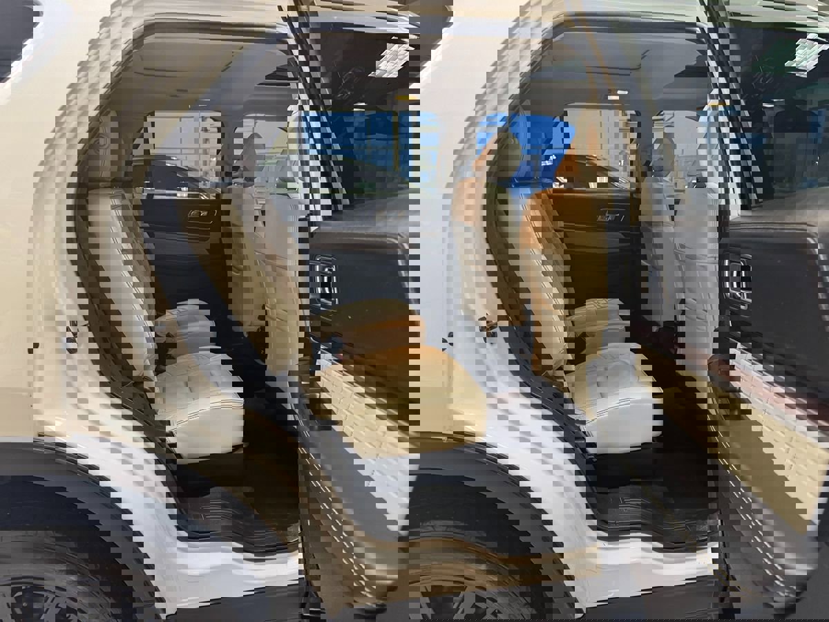 Used 2016 Ford Explorer Platinum image 45