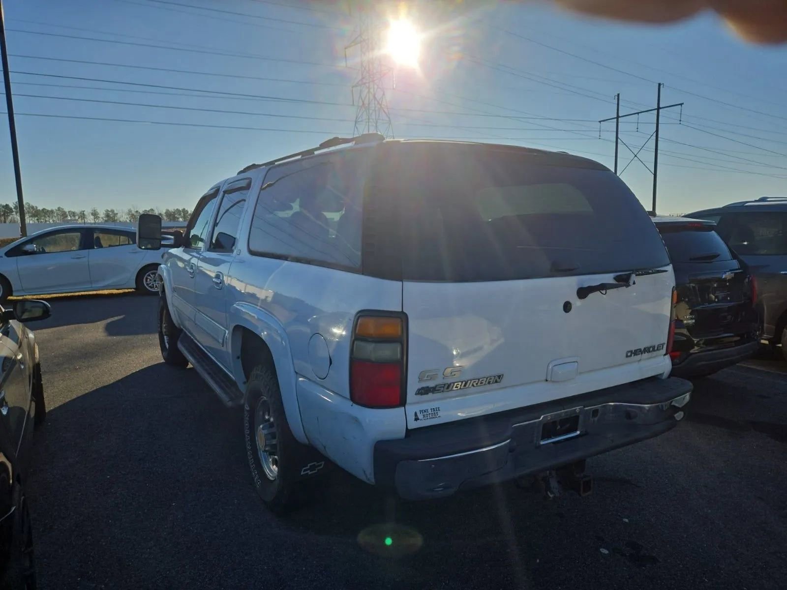 Used 2005 Chevrolet Suburban 2500 LT w/ Preferred Equipment Group image 4