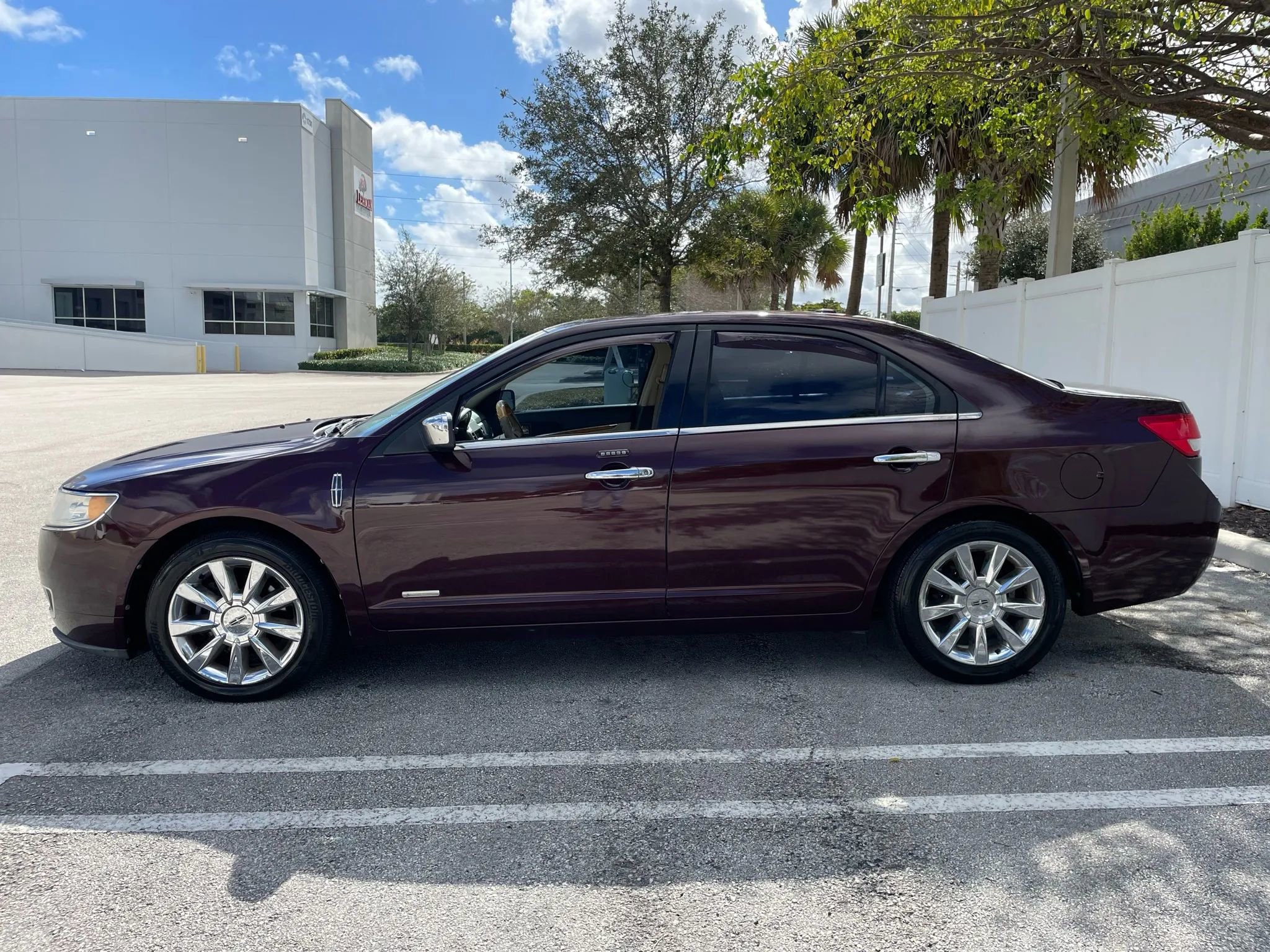 Used 2011 Lincoln MKZ Hybrid image 7