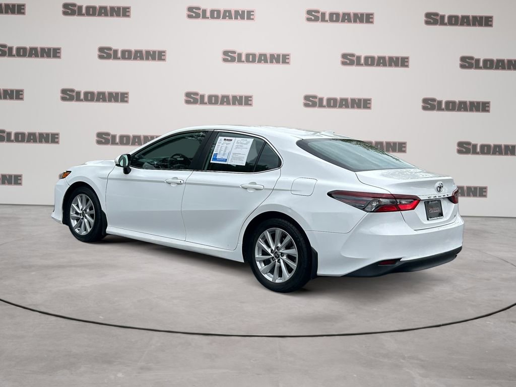 Used 2022 Toyota Camry LE FWD image 3