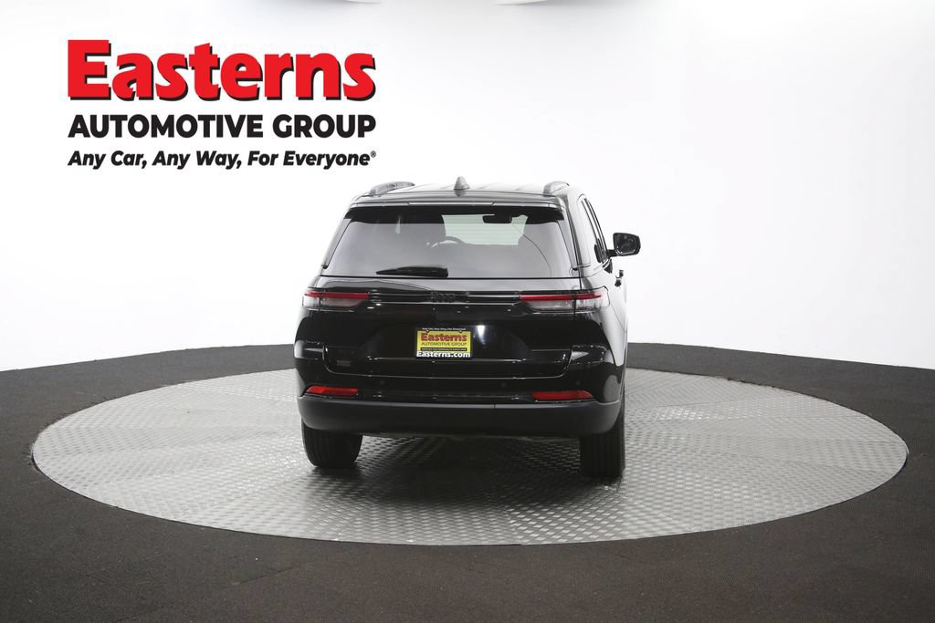 Used 2025 Jeep Grand Cherokee Altitude AWD/4WD image 38