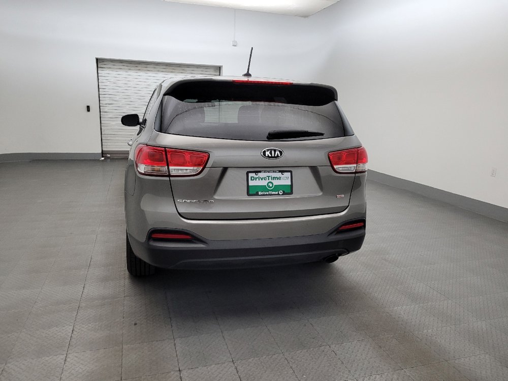 Used 2017 Kia Sorento L FWD image 6