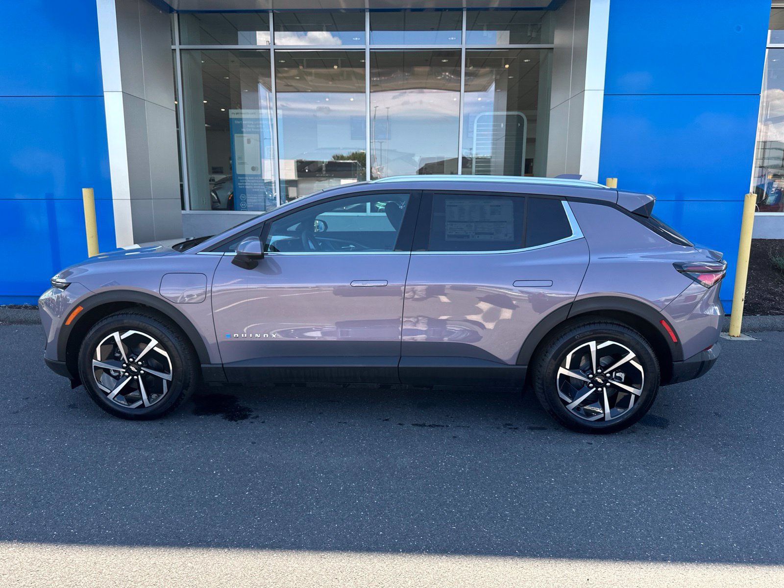 New 2026 Chevrolet Equinox EV LT FWD image 8