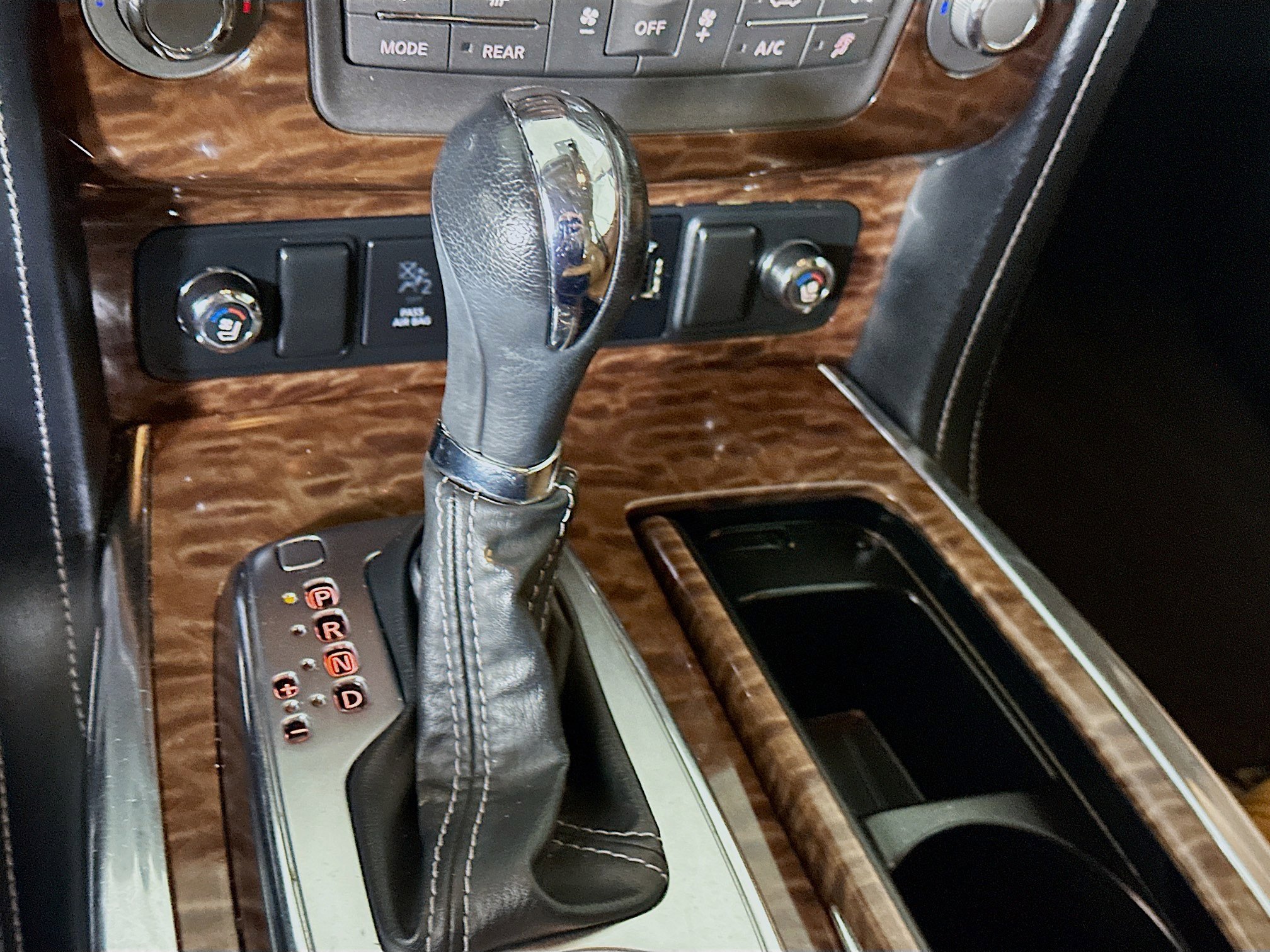 Used 2018 Nissan Armada Platinum w/ Captain Seat Package image 25