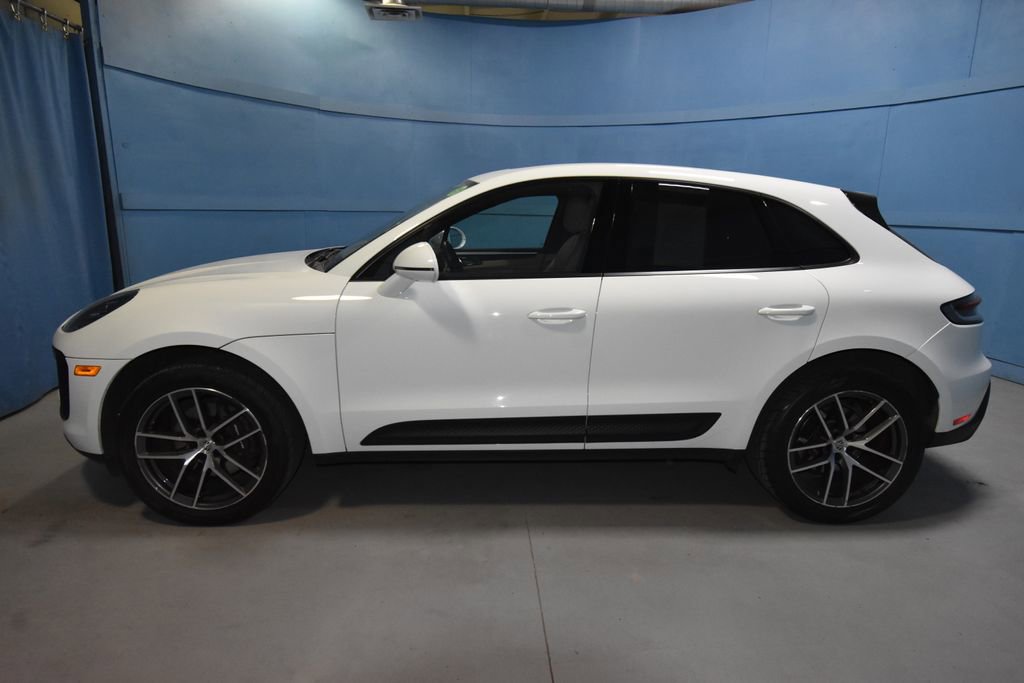 Used 2022 Porsche Macan image 2