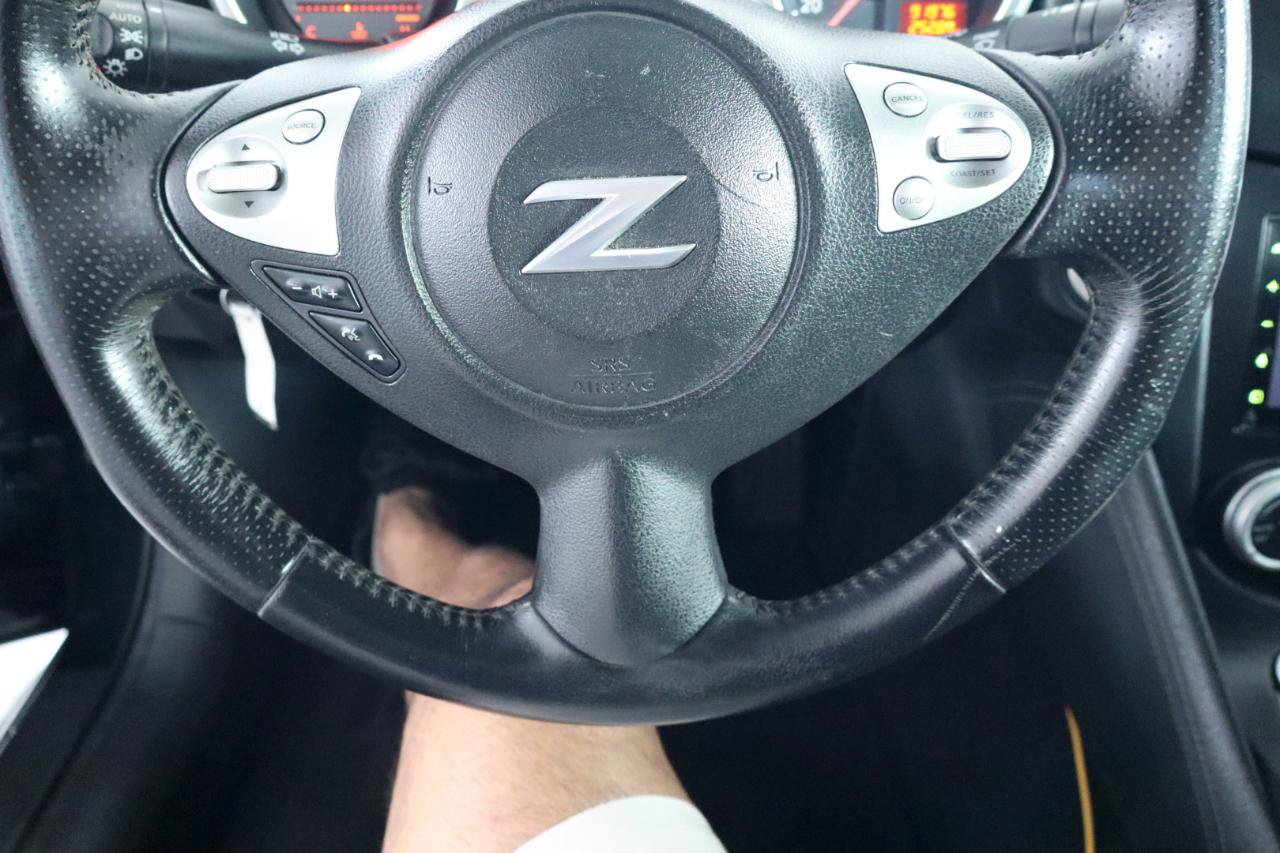 Used 2017 Nissan 370Z Coupe RWD image 19