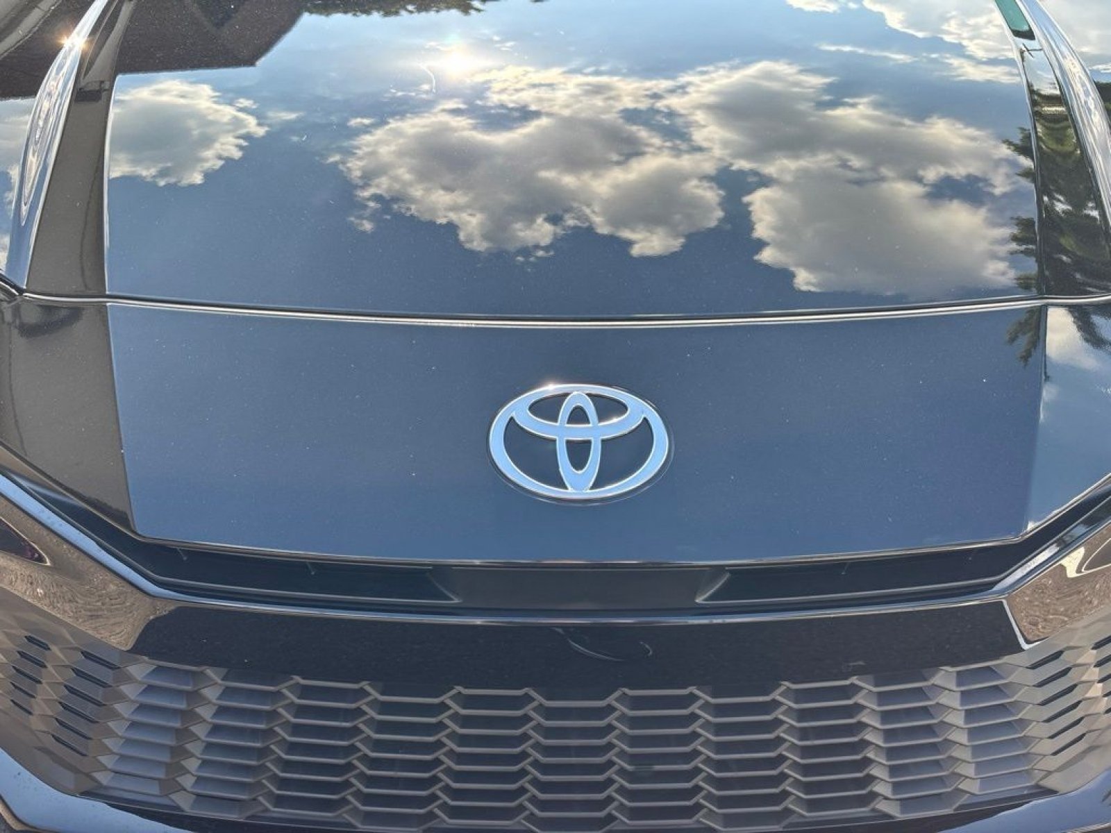 Used 2026 Toyota Camry SE w/ Convenience Package FWD image 5