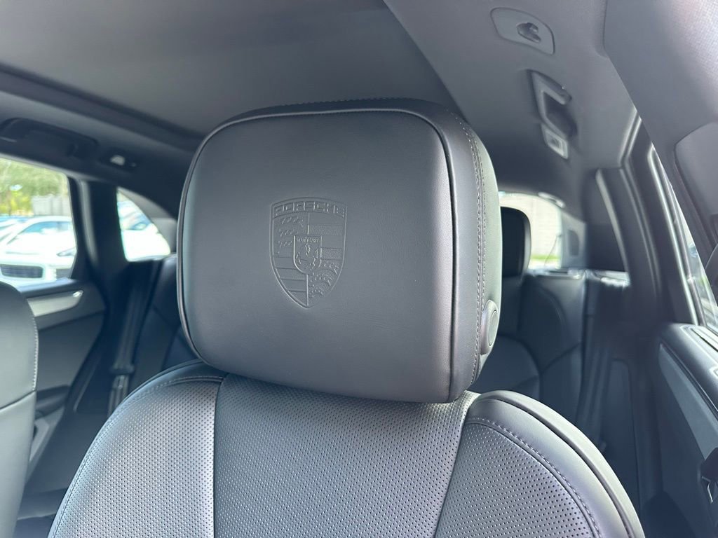 Certified 2026 Porsche Macan AWD/4WD image 22