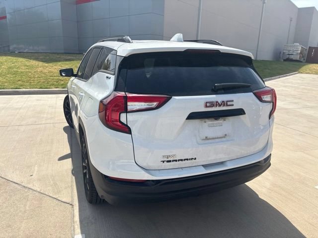 Used 2022 GMC Terrain SLT w/ Infotainment Package II FWD image 4