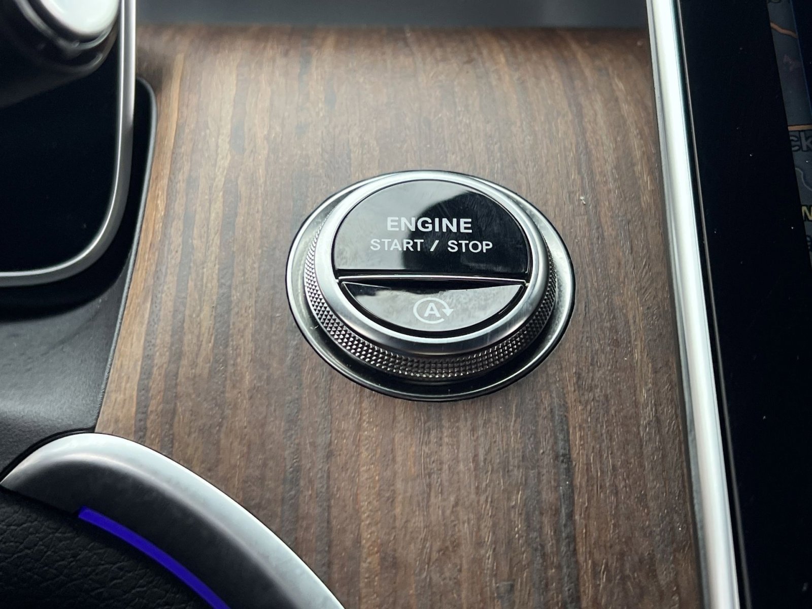 Certified 2025 Mercedes-Benz GLC 300 4MATIC image 31