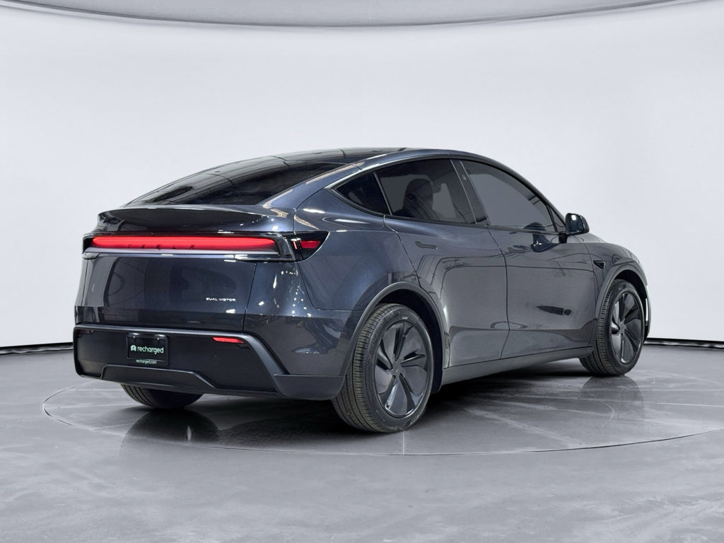 Used 2026 Tesla Model Y Long Range AWD/4WD image 3