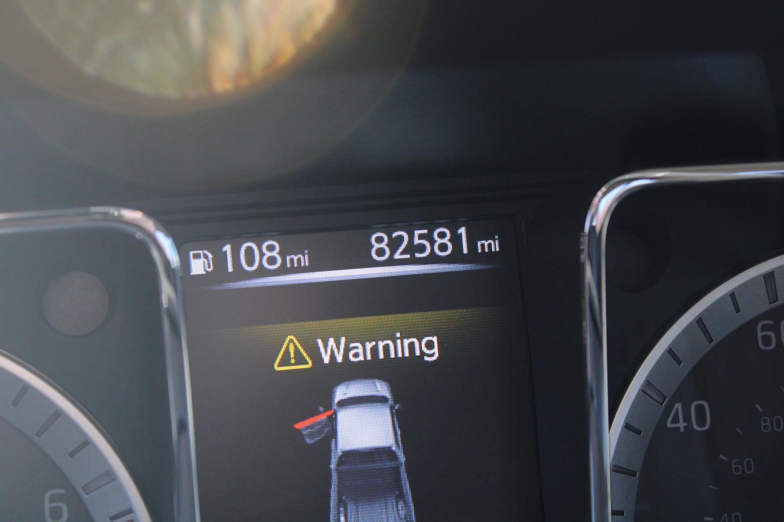 Used 2018 Nissan Titan SL w/ Chrome Package image 10