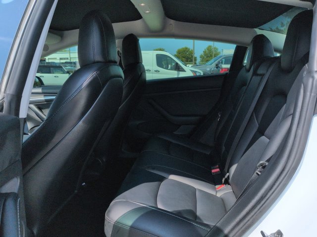 Used 2022 Tesla Model 3 Long Range AWD/4WD image 16