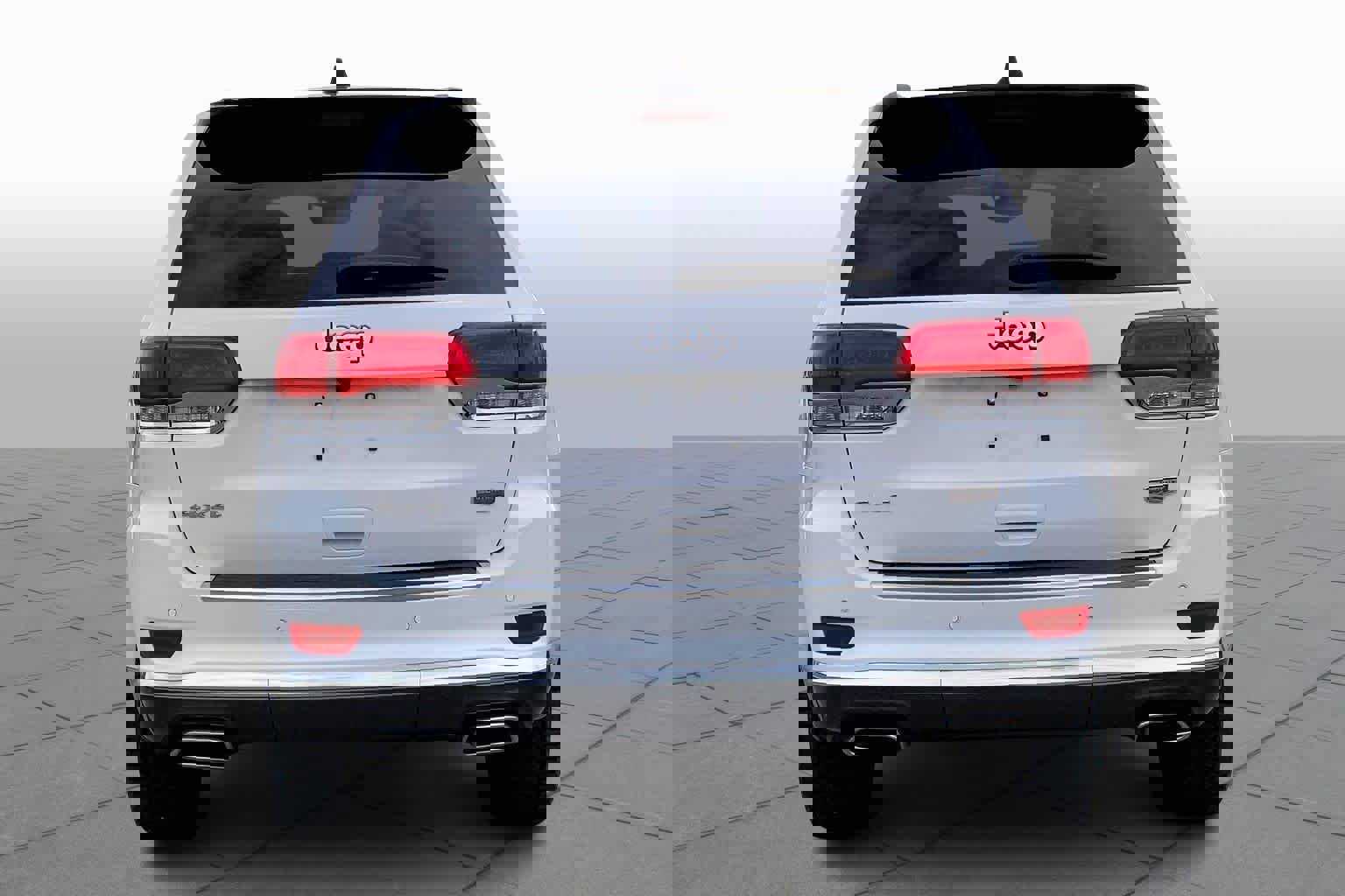 Used 2020 Jeep Grand Cherokee Summit image 4