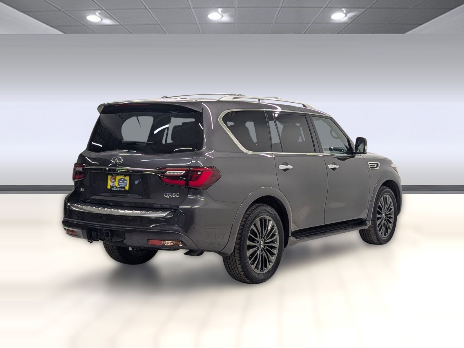 Used 2024 INFINITI QX80 Sensory AWD/4WD image 7