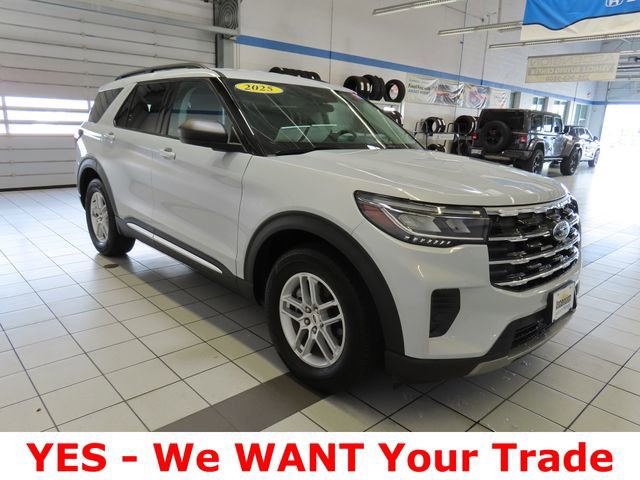 Used 2025 Ford Explorer Active image 16