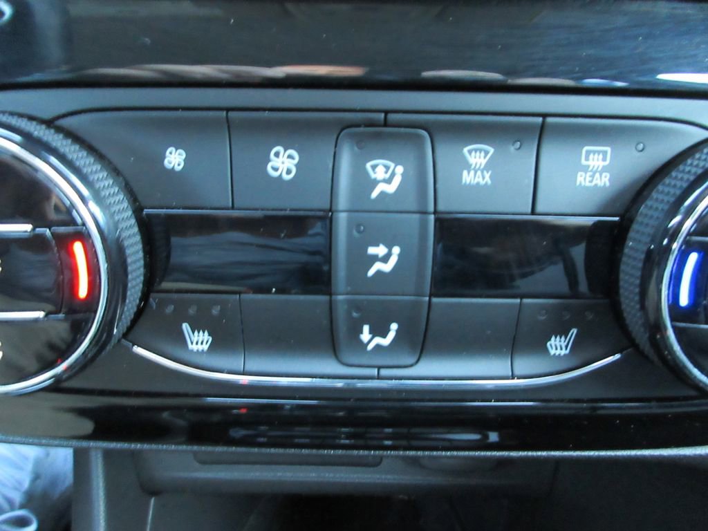 Used 2022 Buick Encore GX Select image 31