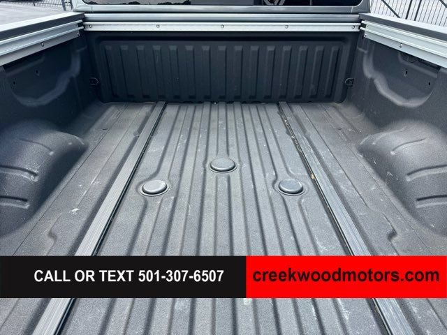 Used 2019 Nissan Titan SL w/ Chrome Package AWD/4WD image 17