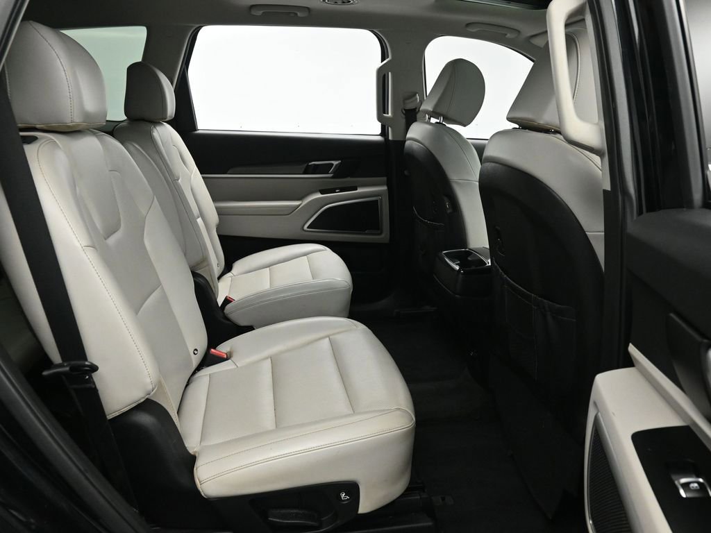 Used 2022 Kia Telluride S image 19
