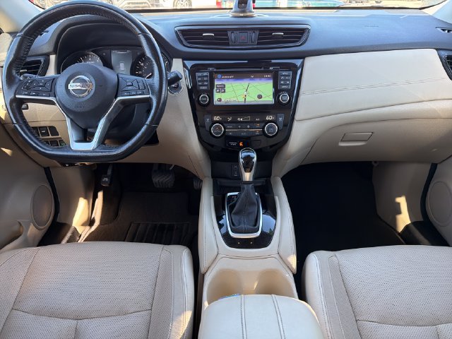 Used 2017 Nissan Rogue SL w/ SL Premium Package FWD image 9