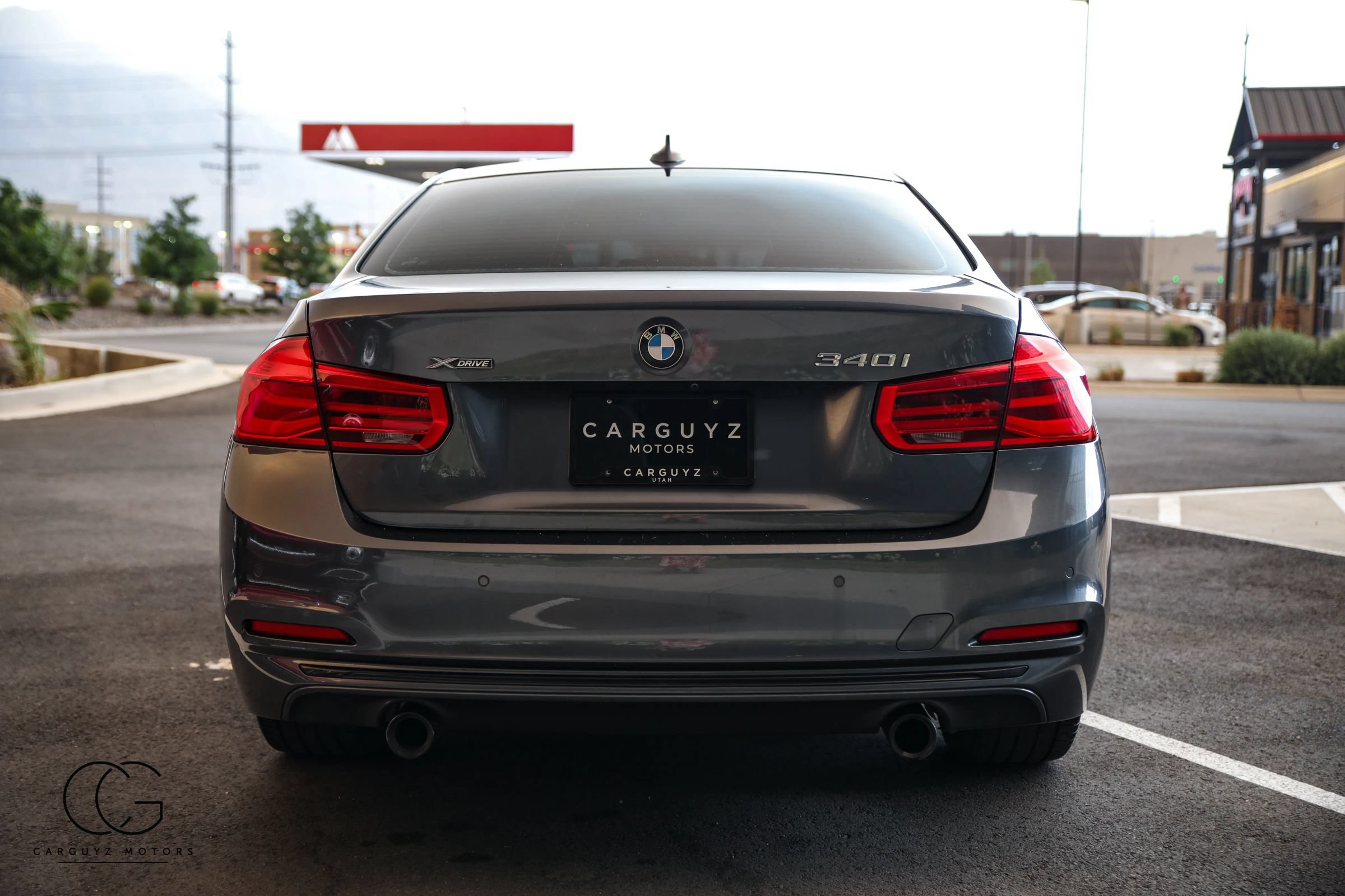 Used 2017 BMW 340i xDrive Sedan AWD/4WD image 12