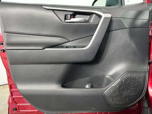 Used 2020 Toyota RAV4 XLE w/ Convenience Package AWD/4WD image 23