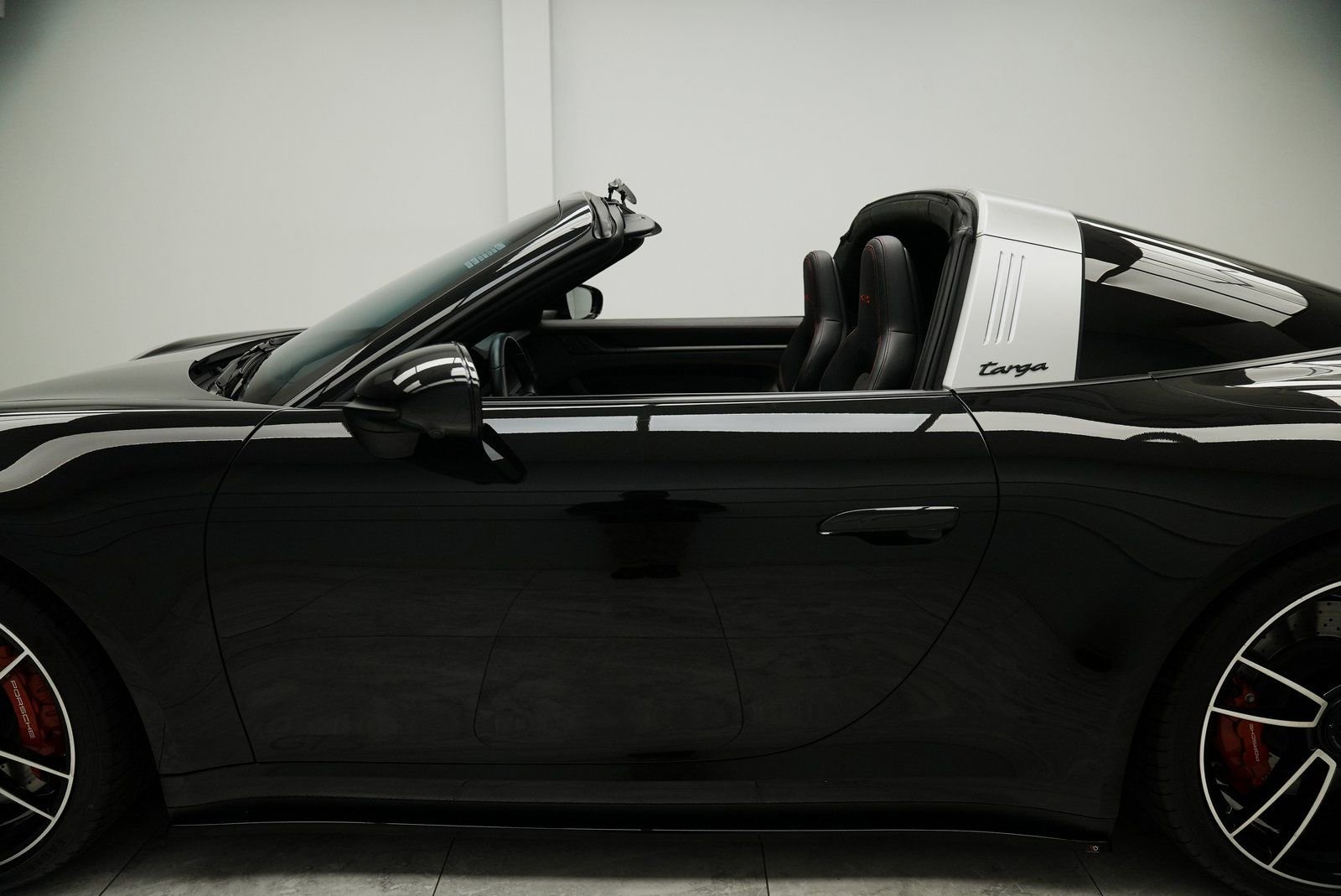 Used 2022 Porsche 911 Targa 4 GTS image 25