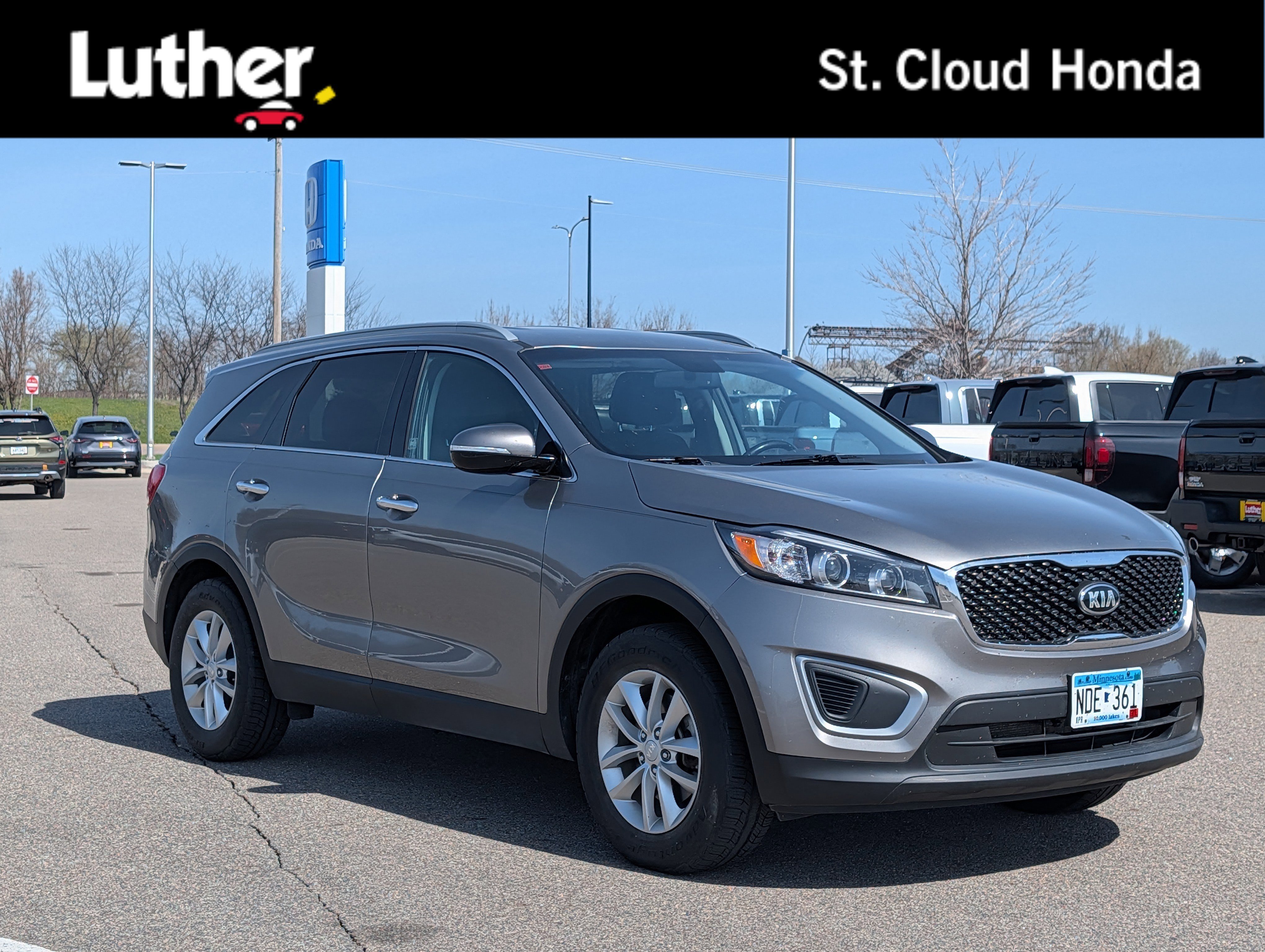 Used 2016 Kia Sorento LX w/ LX Convenience Package image 1