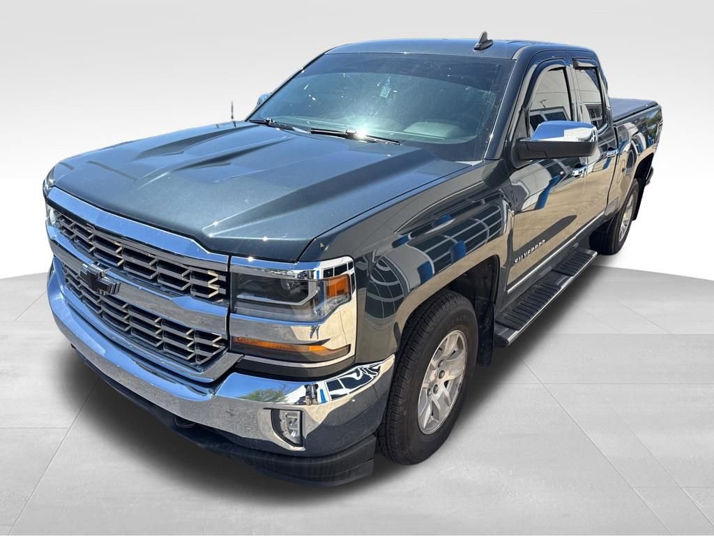 Used 2018 Chevrolet Silverado 1500 LT w/ All Star Edition image 3