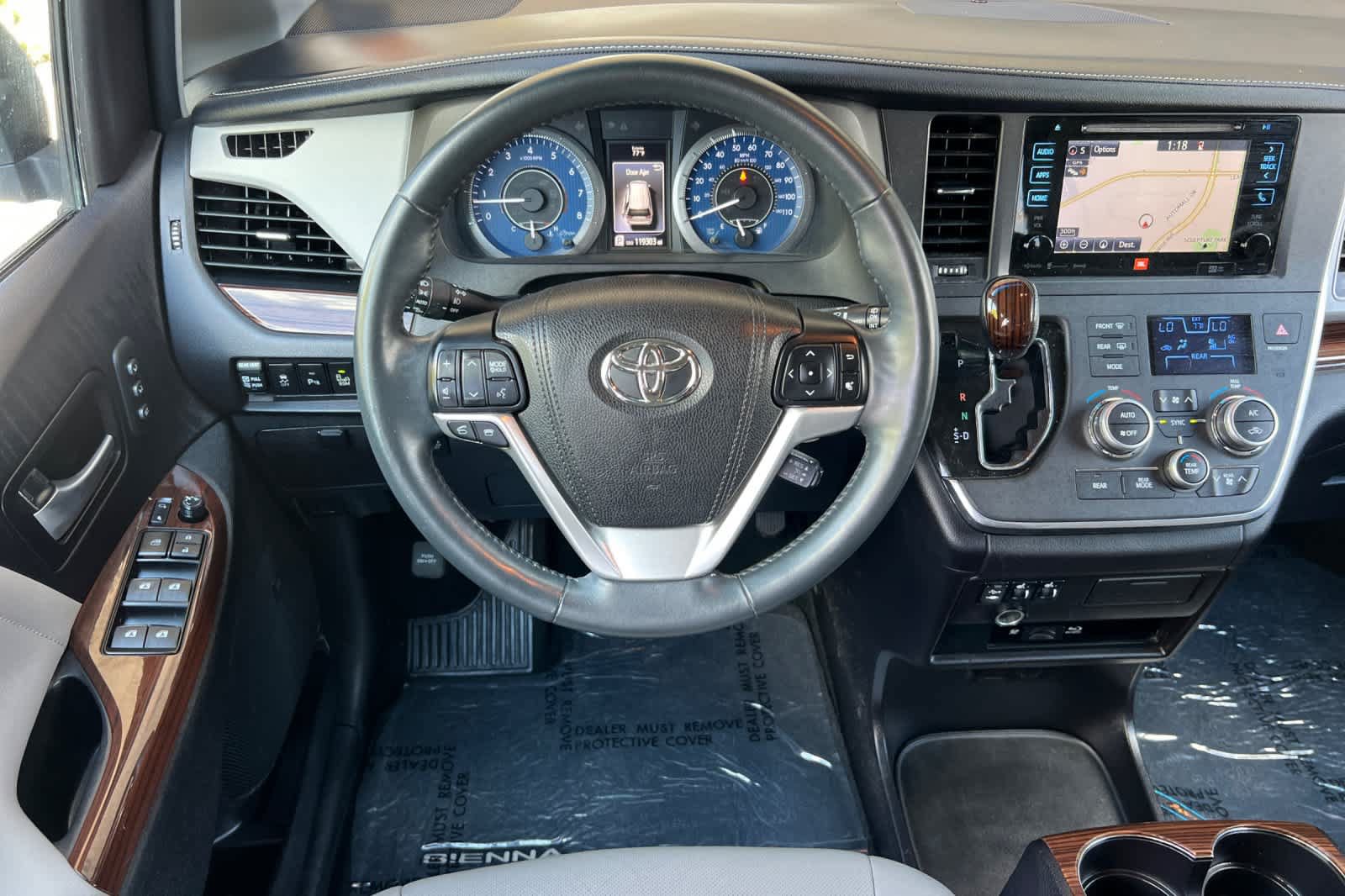 Certified 2017 Toyota Sienna Limited Premium FWD image 15
