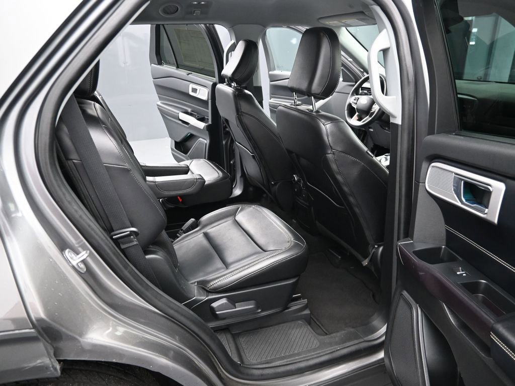 Used 2024 Ford Explorer Limited image 13