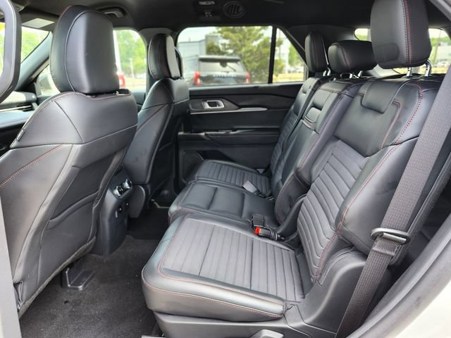 Certified 2025 Ford Explorer ST-Line w/ ST-Line Street Pack AWD/4WD image 16