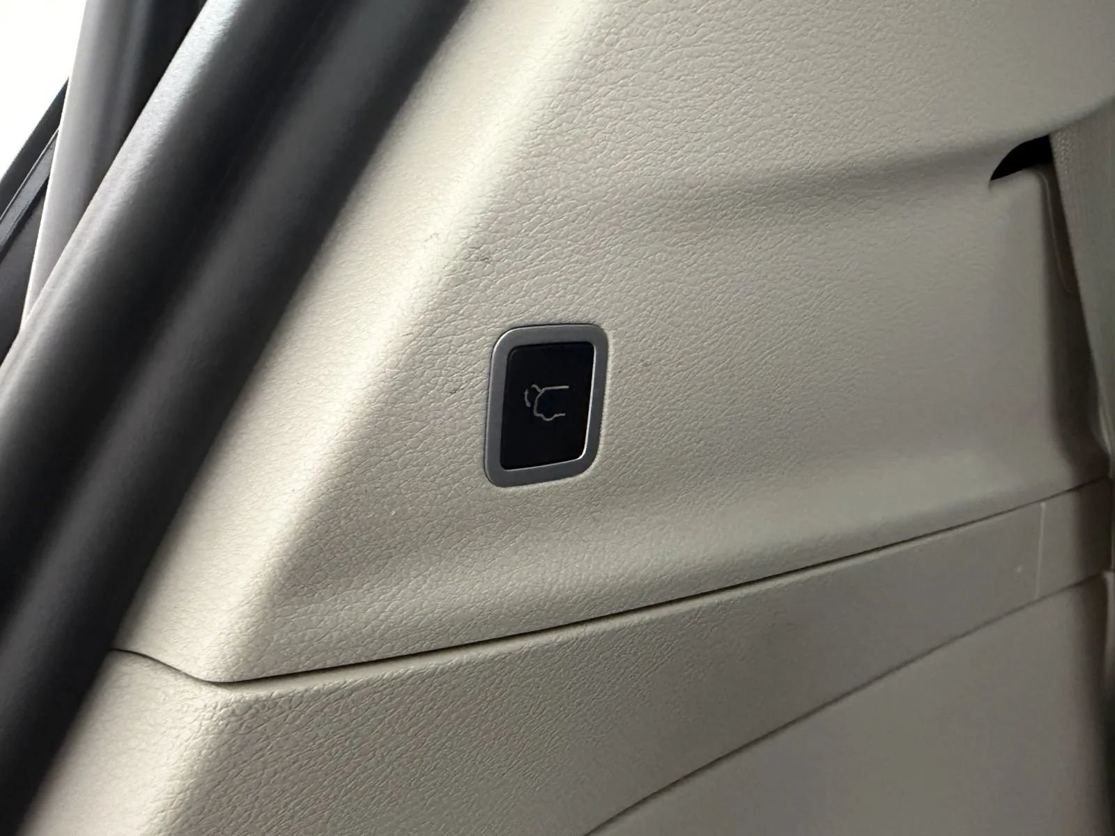 Used 2019 Chrysler Pacifica Touring-L FWD image 35