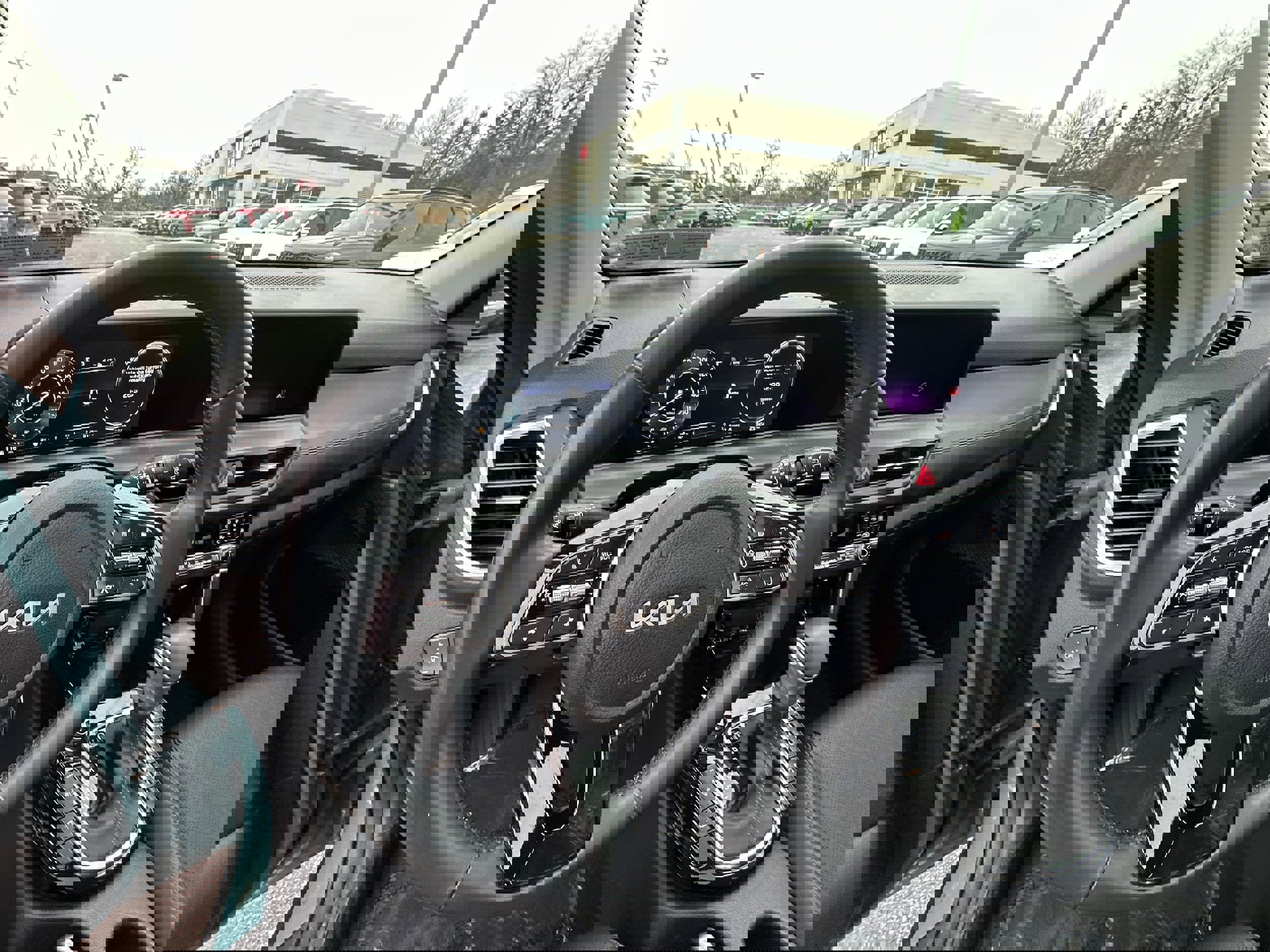 Used 2024 Kia Seltos EX image 26