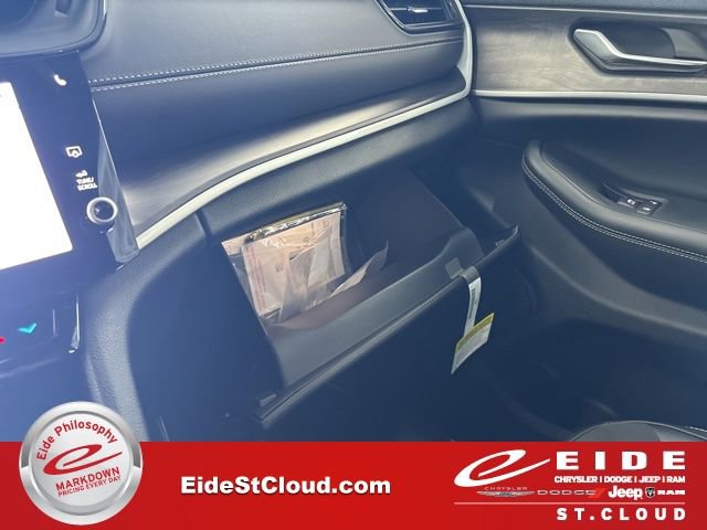 New 2026 Jeep Grand Cherokee L Altitude image 47